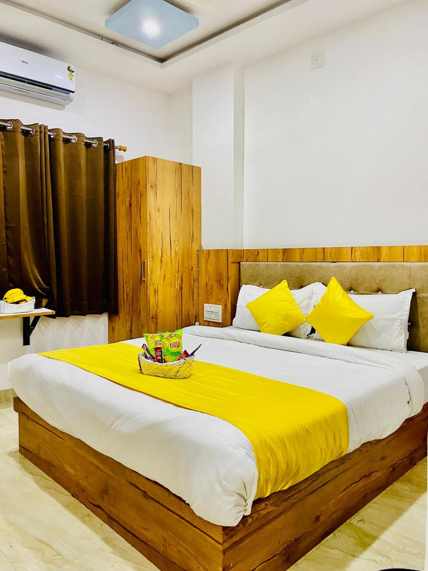 Hotel Vallabh A Lake Facing Balcony Udaipur Dış mekan fotoğraf