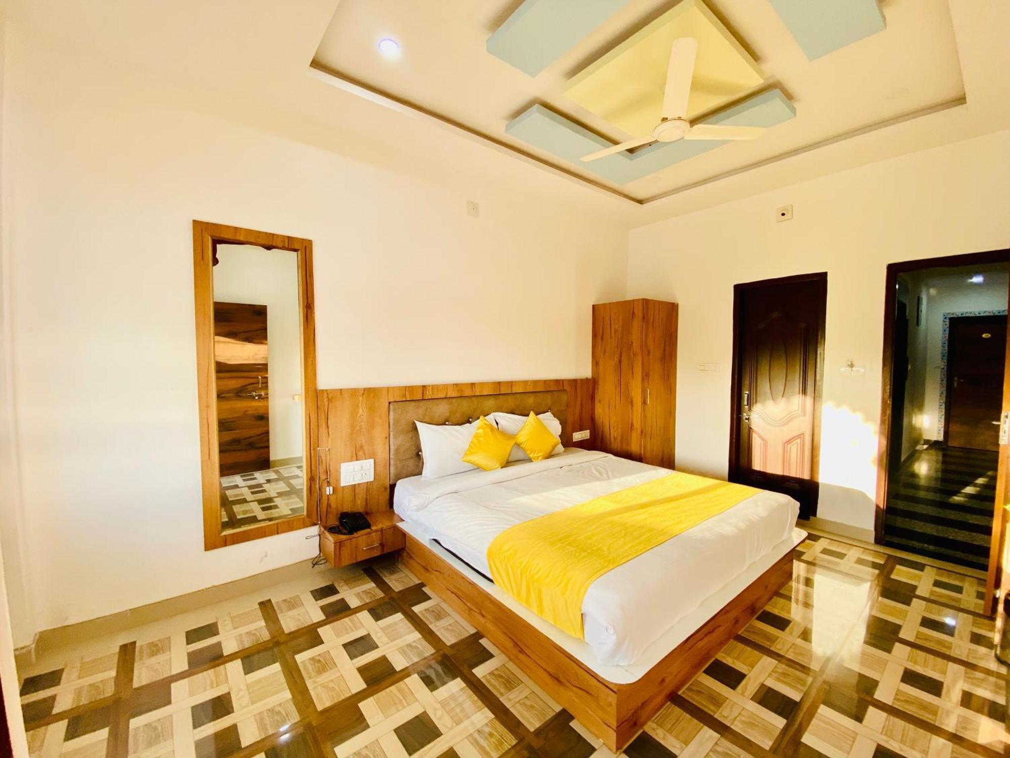Hotel Vallabh A Lake Facing Balcony Udaipur Dış mekan fotoğraf
