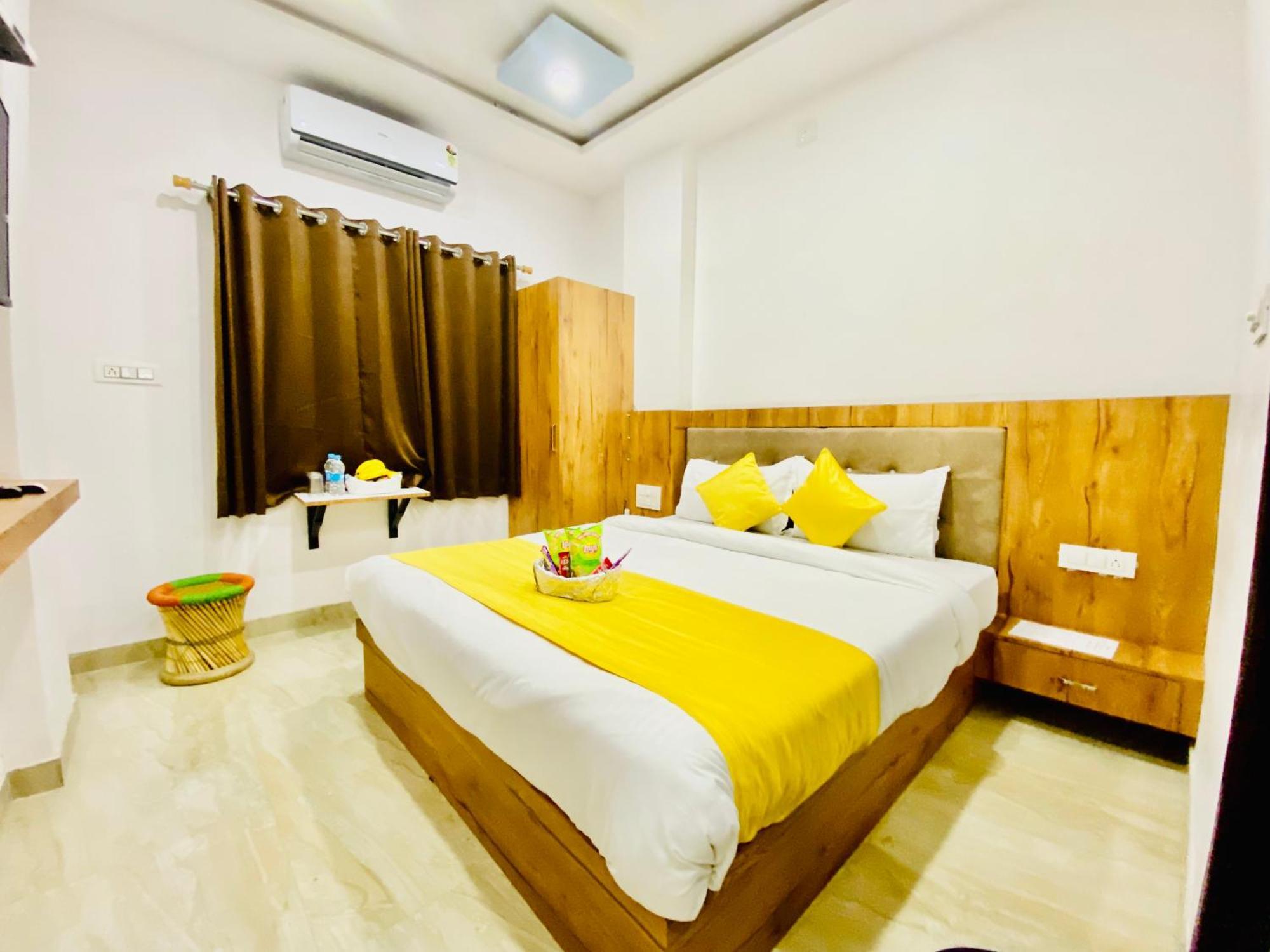 Hotel Vallabh A Lake Facing Balcony Udaipur Dış mekan fotoğraf
