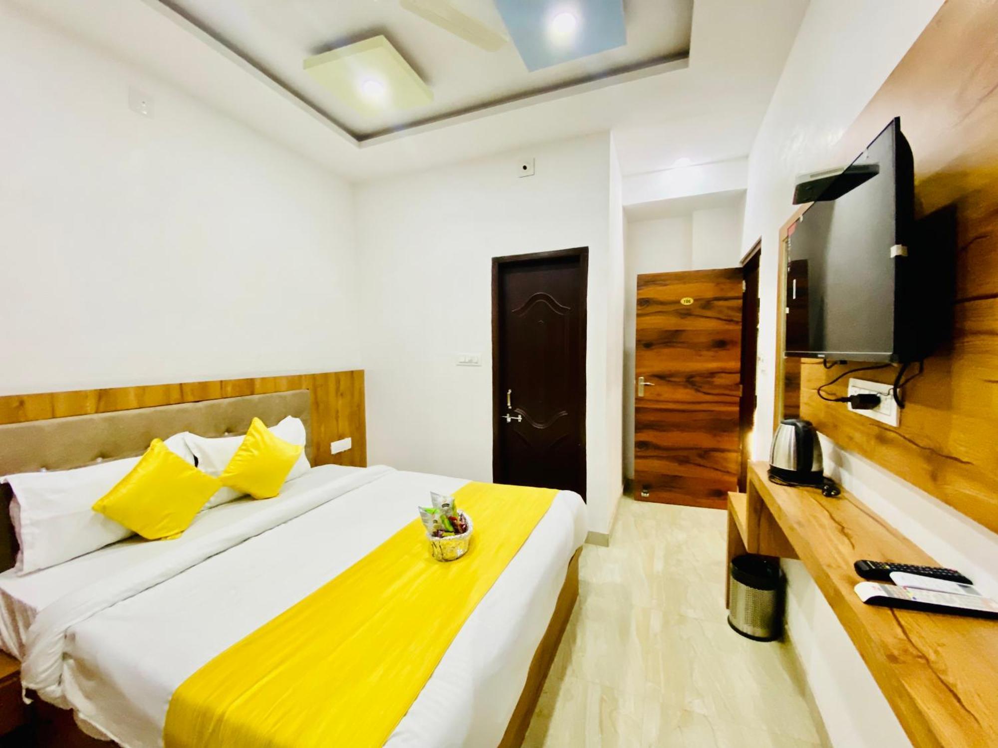 Hotel Vallabh A Lake Facing Balcony Udaipur Dış mekan fotoğraf