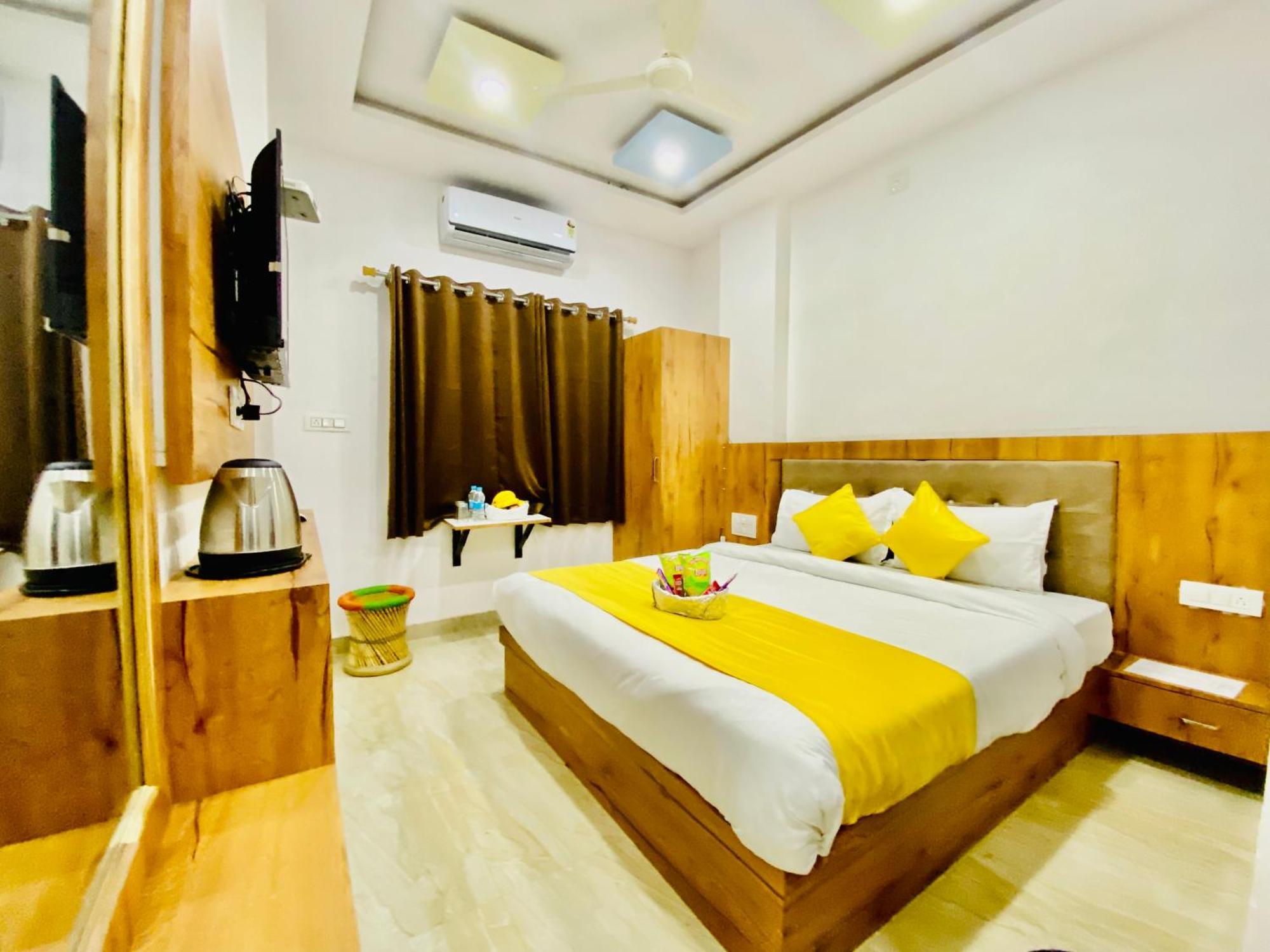 Hotel Vallabh A Lake Facing Balcony Udaipur Dış mekan fotoğraf